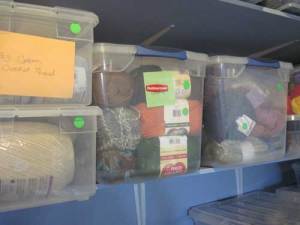 Dotted-Yarn-and-Bins