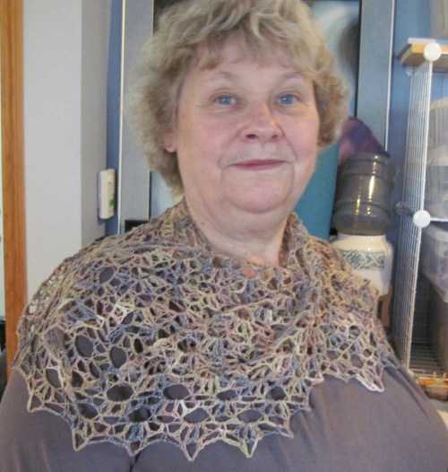 Jan modeling her shawl
