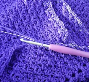 Carrying along Twist w Yarn